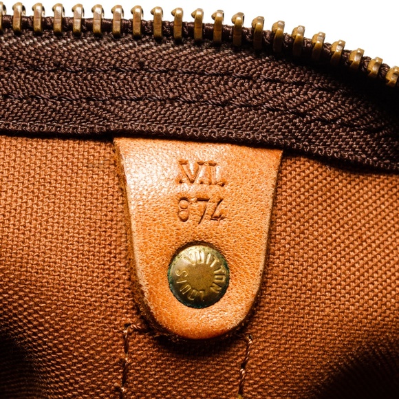 Pre-loved LV Keepall 55 Bandouliere Monogram - Picture 9 of 10